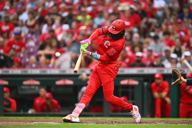 Reds hit 3 home runs, top Brewers 5-3 win